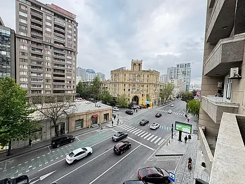 Kirayə verilir 3 otaqlı mənzil 135 m² — Bakı 3 otaq 135.00 m²