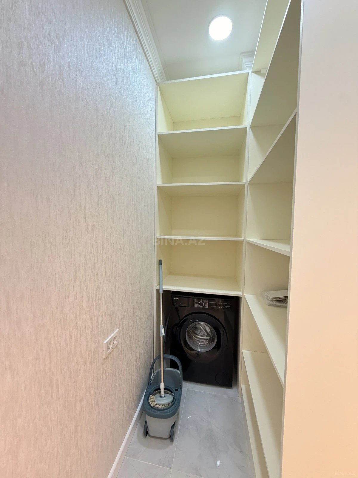 Satılır 4 otaqlı mənzil 185 m²