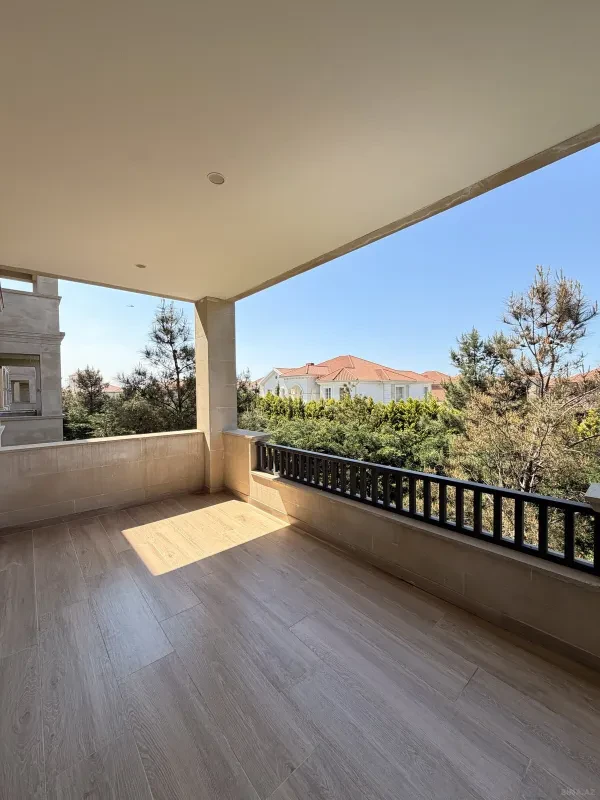 Satılır 4 otaqlı mənzil 185 m²