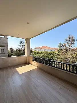 Satılır 4 otaqlı mənzil 185 m²