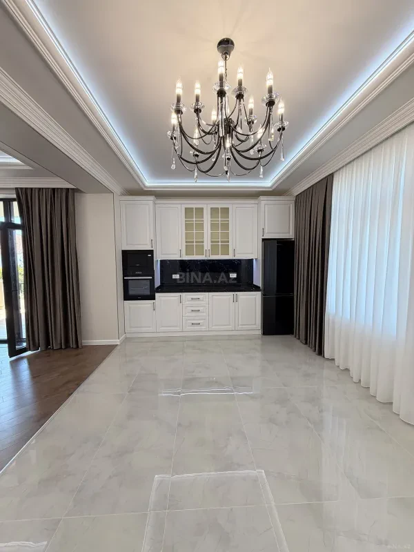 Satılır 4 otaqlı mənzil 185 m²