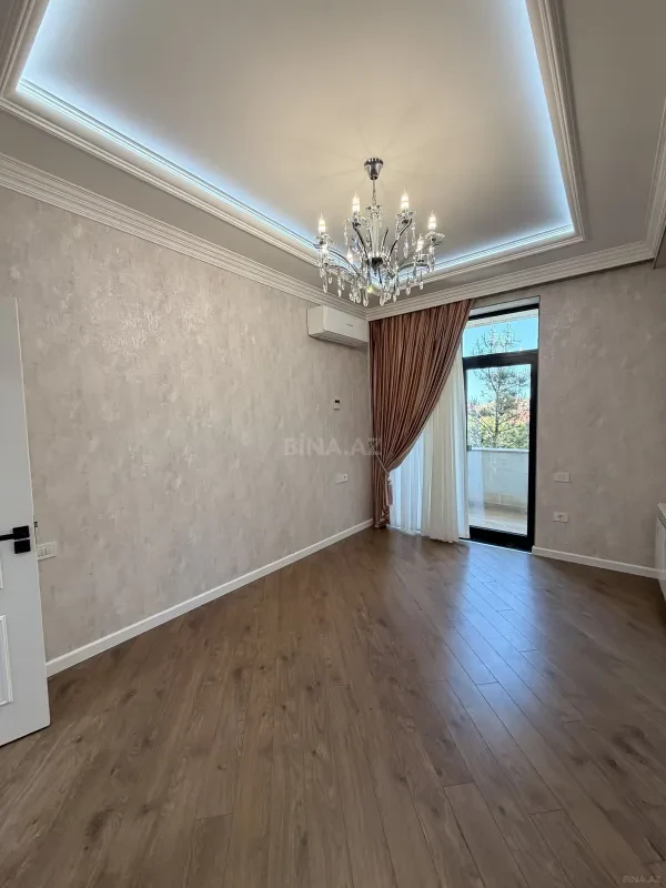 Satılır 4 otaqlı mənzil 185 m²