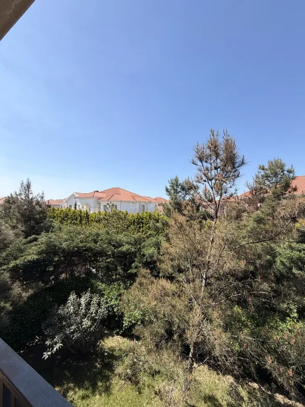 Satılır 4 otaqlı mənzil 185 m²