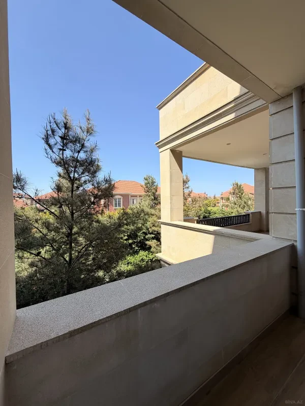Satılır 4 otaqlı mənzil 185 m²