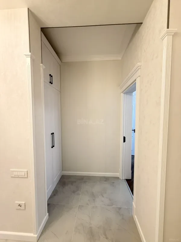Satılır 4 otaqlı mənzil 185 m²