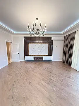 Satılır 4 otaqlı mənzil 185 m²