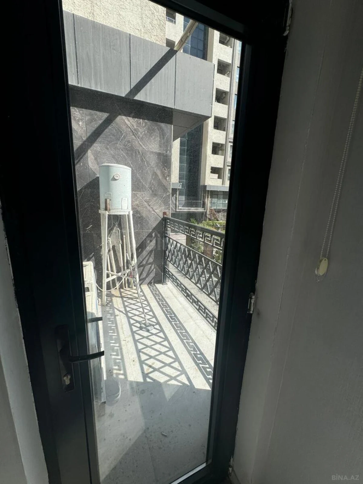 Kirayə verilir 2 otaqlı ofis 63 m²