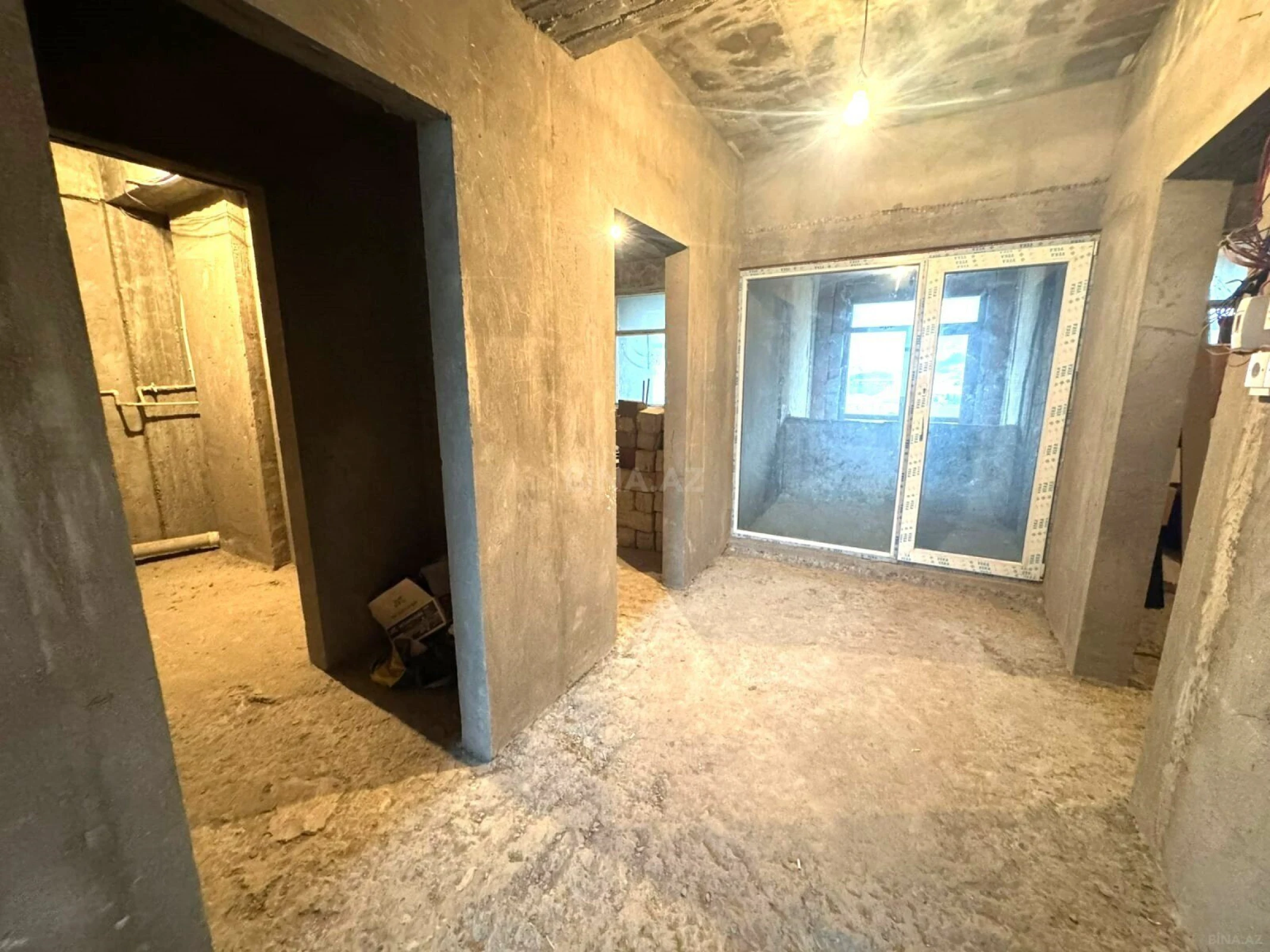 Satılır 6 otaqlı mənzil 220 m²
