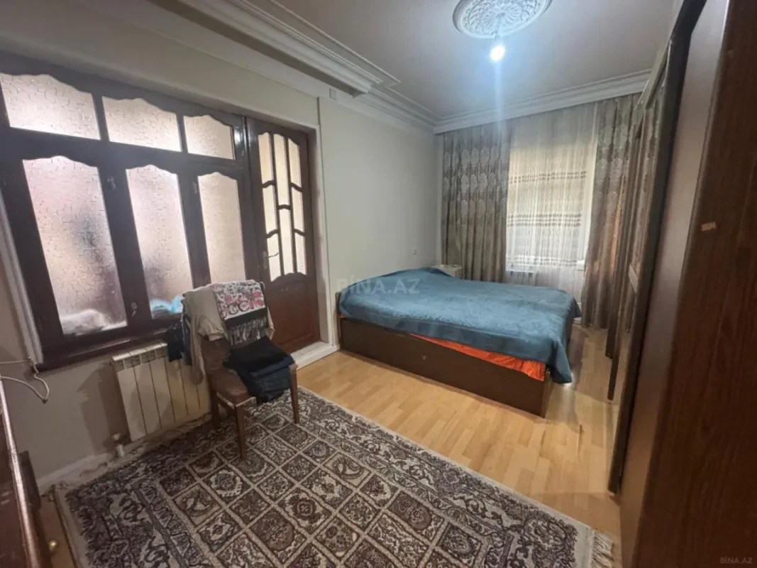 Satılır 4 otaqlı mənzil 100 m²