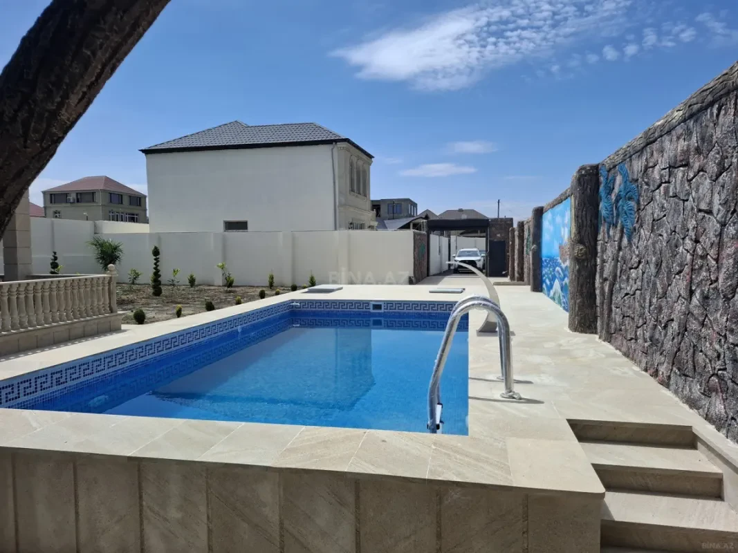 Satılır 7 otaqlı həyət evi 260 m²