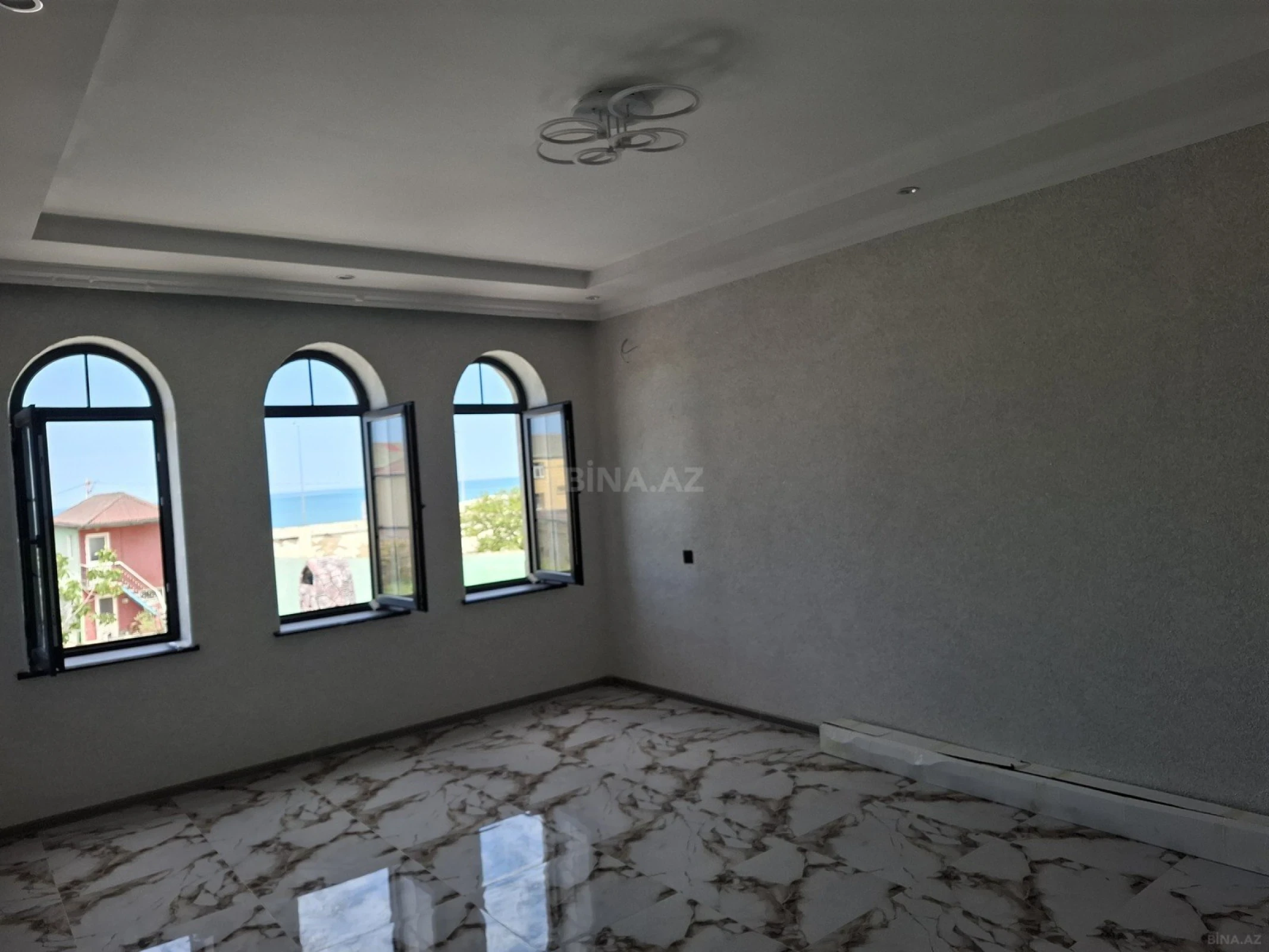Satılır 7 otaqlı həyət evi 260 m²
