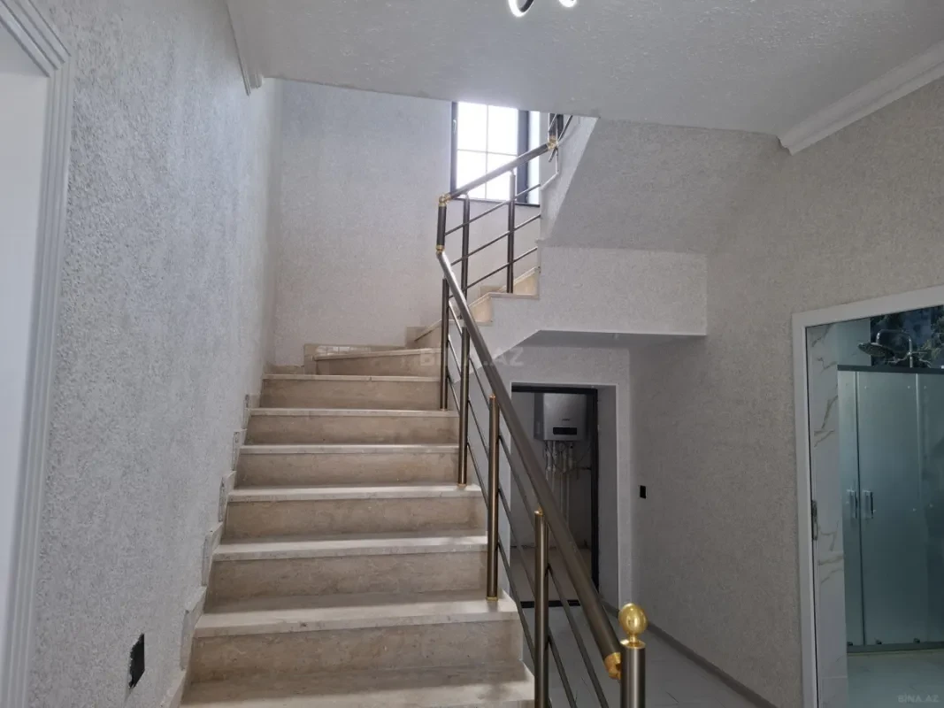 Satılır 7 otaqlı həyət evi 260 m²