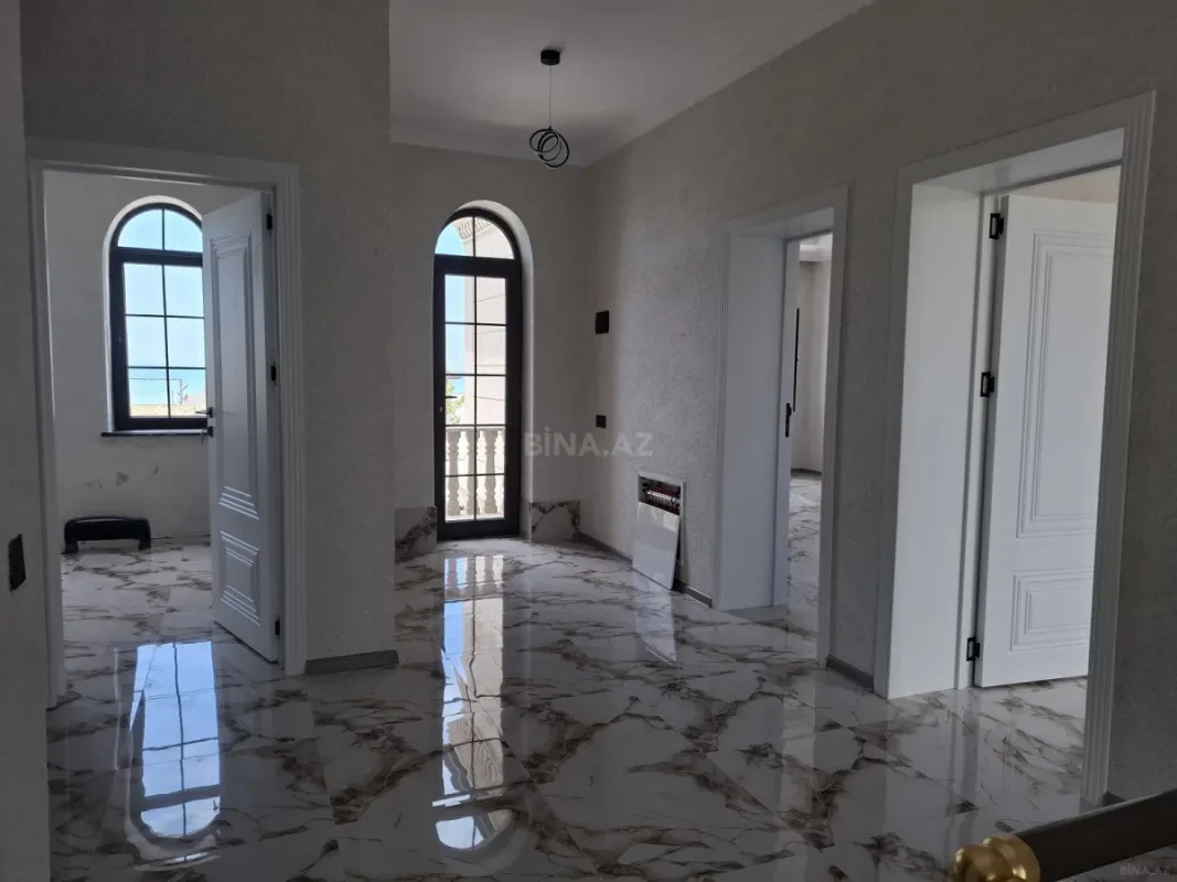 Satılır 7 otaqlı həyət evi 260 m²