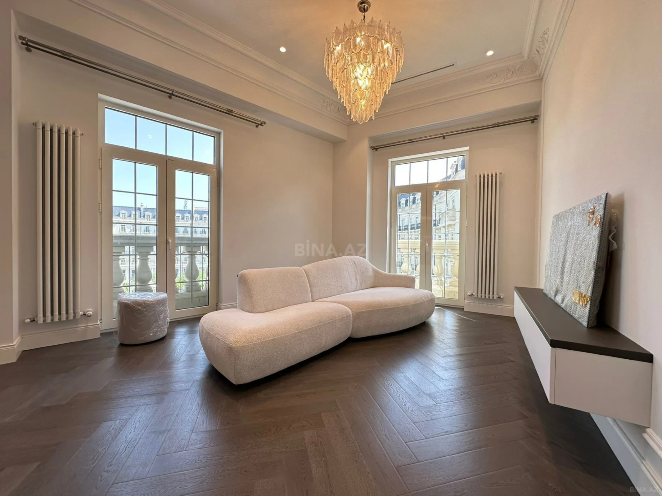 Kirayə verilir 3 otaqlı mənzil 130 m²