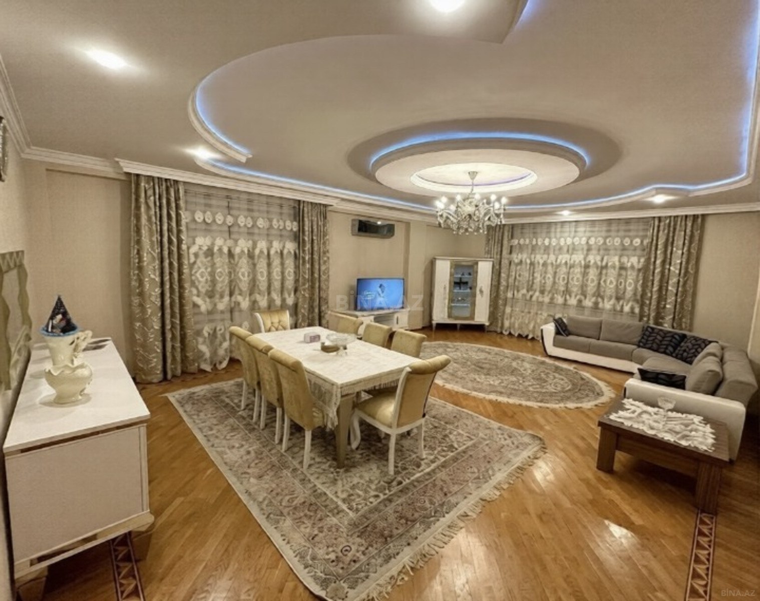 Satılır 3 otaqlı mənzil 160 m² — Bakı, Memar Əcəmi yanı 3 otaq 160.00 m²