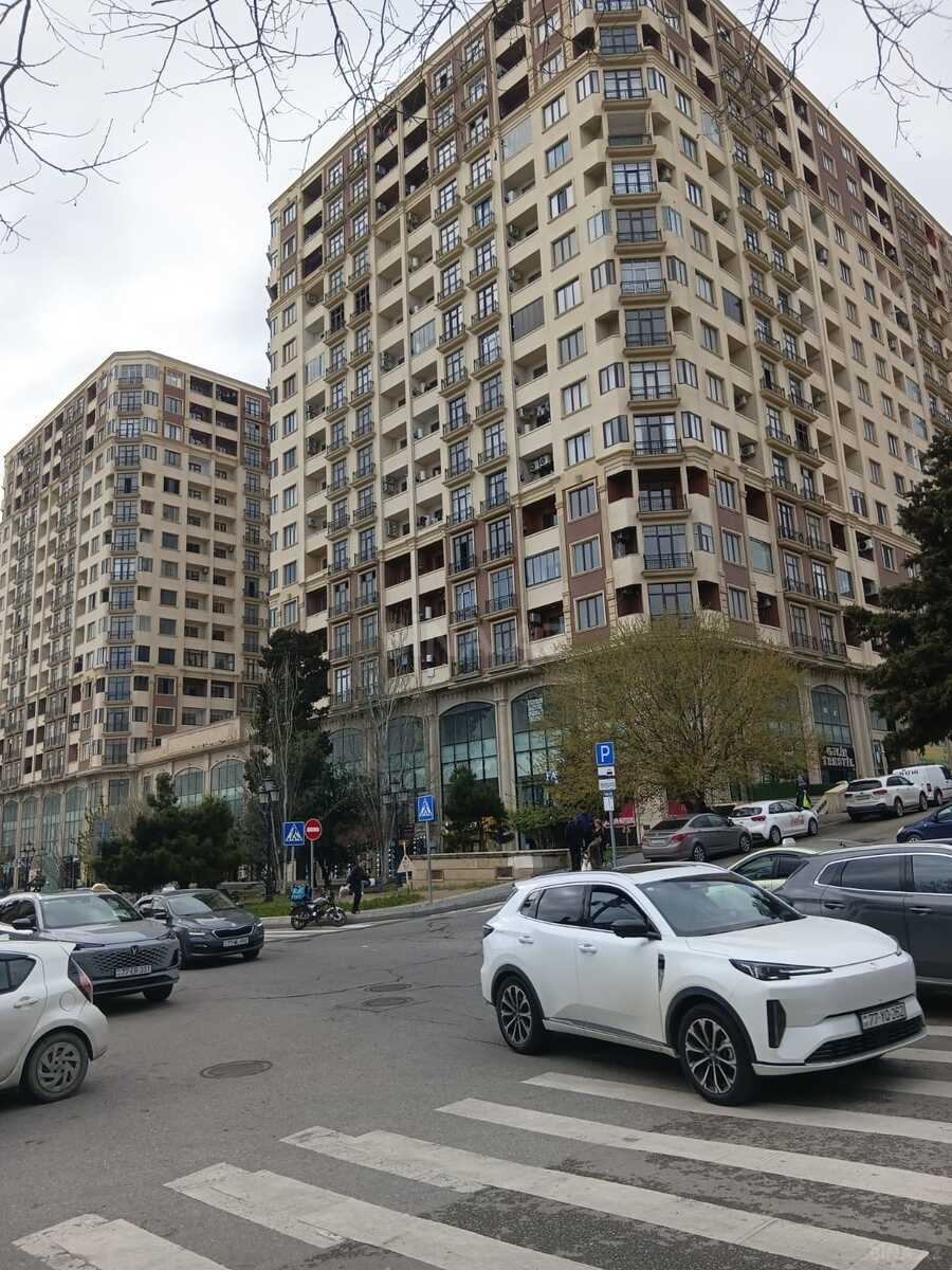 Satılır 3 otaqlı mənzil 164 m² — Bakı 3 otaq 164.00 m²