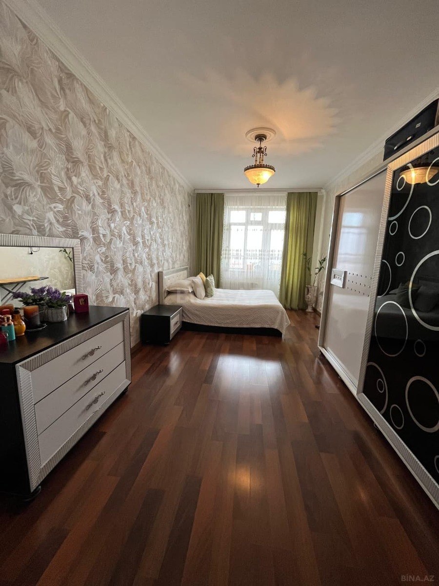 Satılır 3 otaqlı mənzil 130 m² — Bakı 3 otaq 130.00 m²