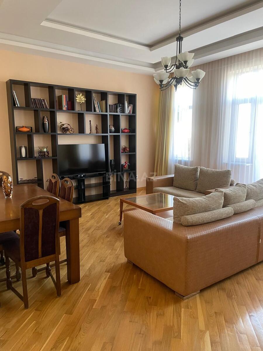 Kirayə verilir 4 otaqlı mənzil 130 m² — Bakı 4 otaq 130.00 m²