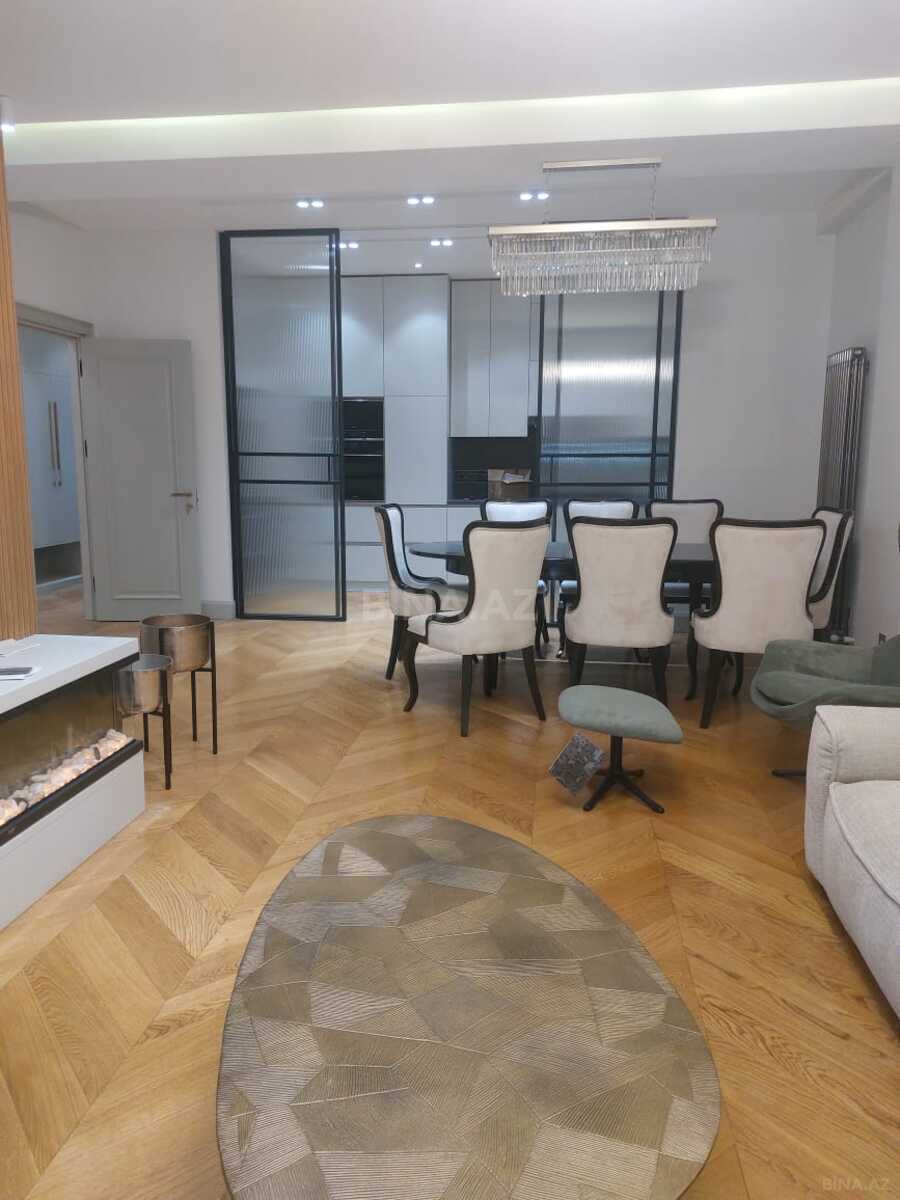 Satılır 4 otaqlı mənzil 180 m² — Bakı 4 otaq 180.00 m²