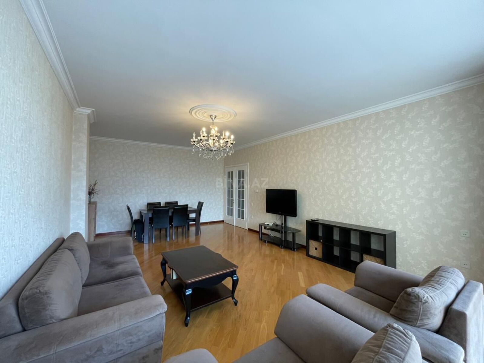 Kirayə verilir 3 otaqlı mənzil 145 m² — Bakı 3 otaq 145.00 m²