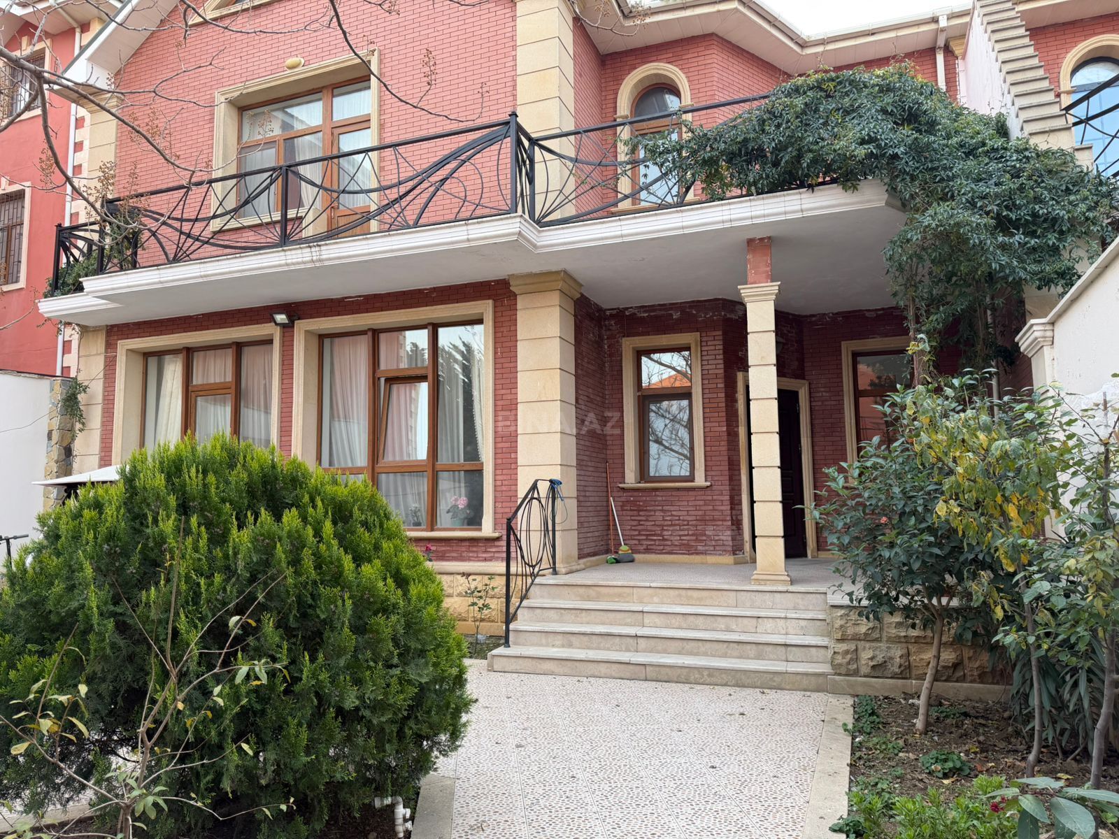 Kirayə verilir 5 otaqlı həyət evi 250 m² — Bakı, Səbail 5 otaq 250.00 m²