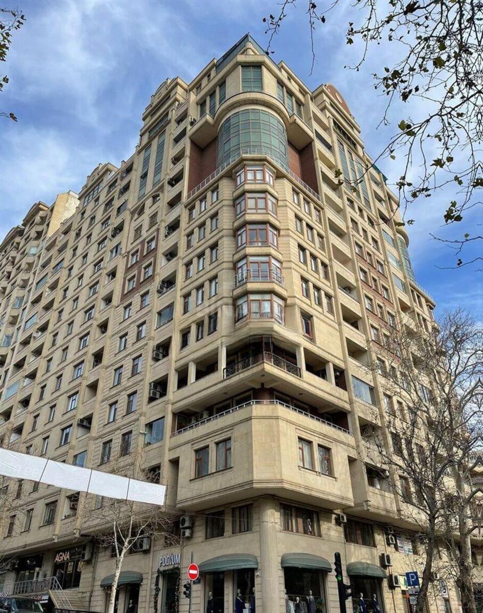Satılır 3 otaqlı mənzil 160 m² — Bakı 3 otaq 160.00 m²