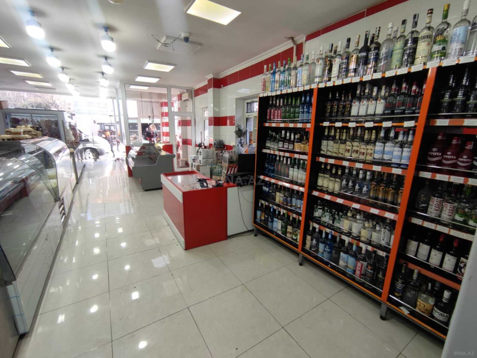 Satılır obyekt 210 m² — Bakı, 8-ci mikrorayon 210.00 m²