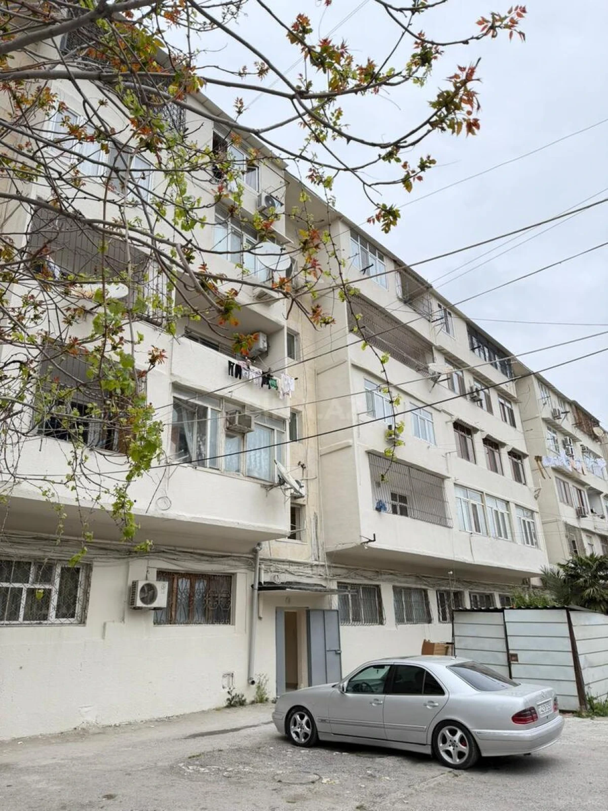 Satılır 2 otaqlı mənzil 65 m²