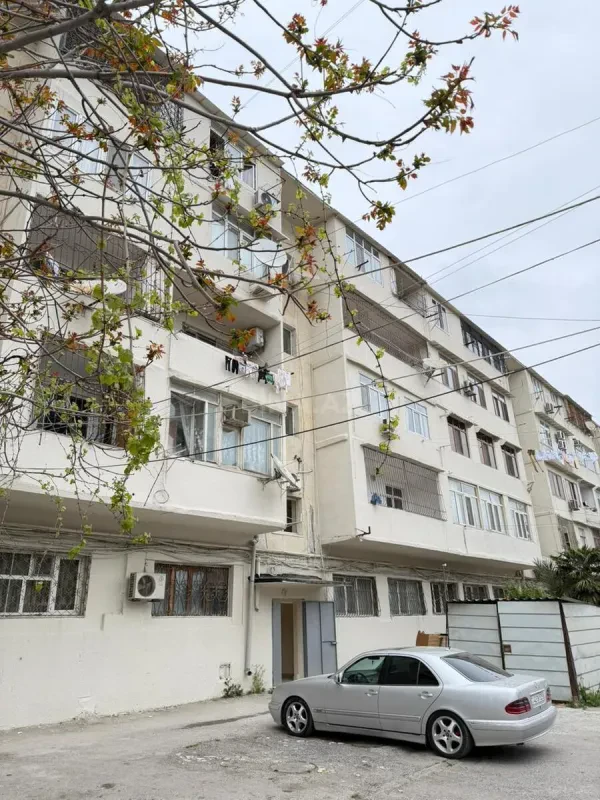 Satılır 2 otaqlı mənzil 65 m²