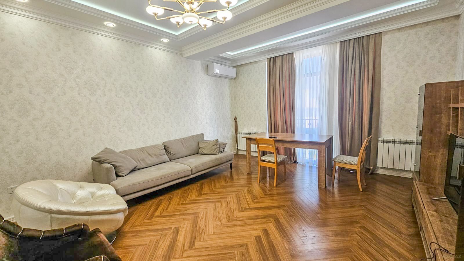 Kirayə verilir 3 otaqlı mənzil 130 m² — Bakı, Nərimanov 3 otaq 130.00 m²
