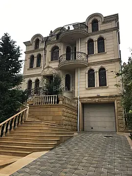 Satılır 8 otaqlı həyət evi 700 m² — Bakı, Bakıxanov 8 otaq 700.00 m²