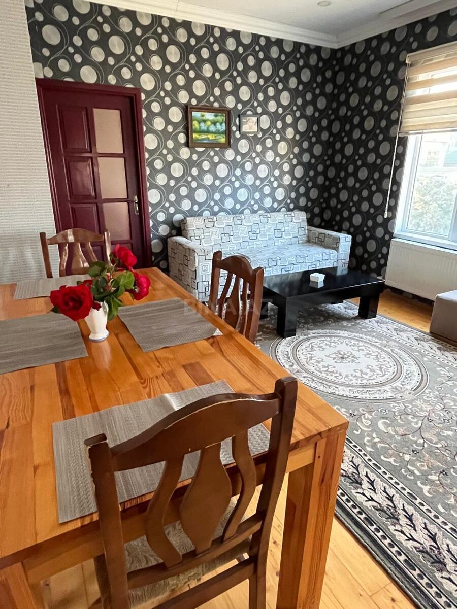Kirayə verilir 4 otaqlı həyət evi 100 m² — Bakı 4 otaq 100.00 m²