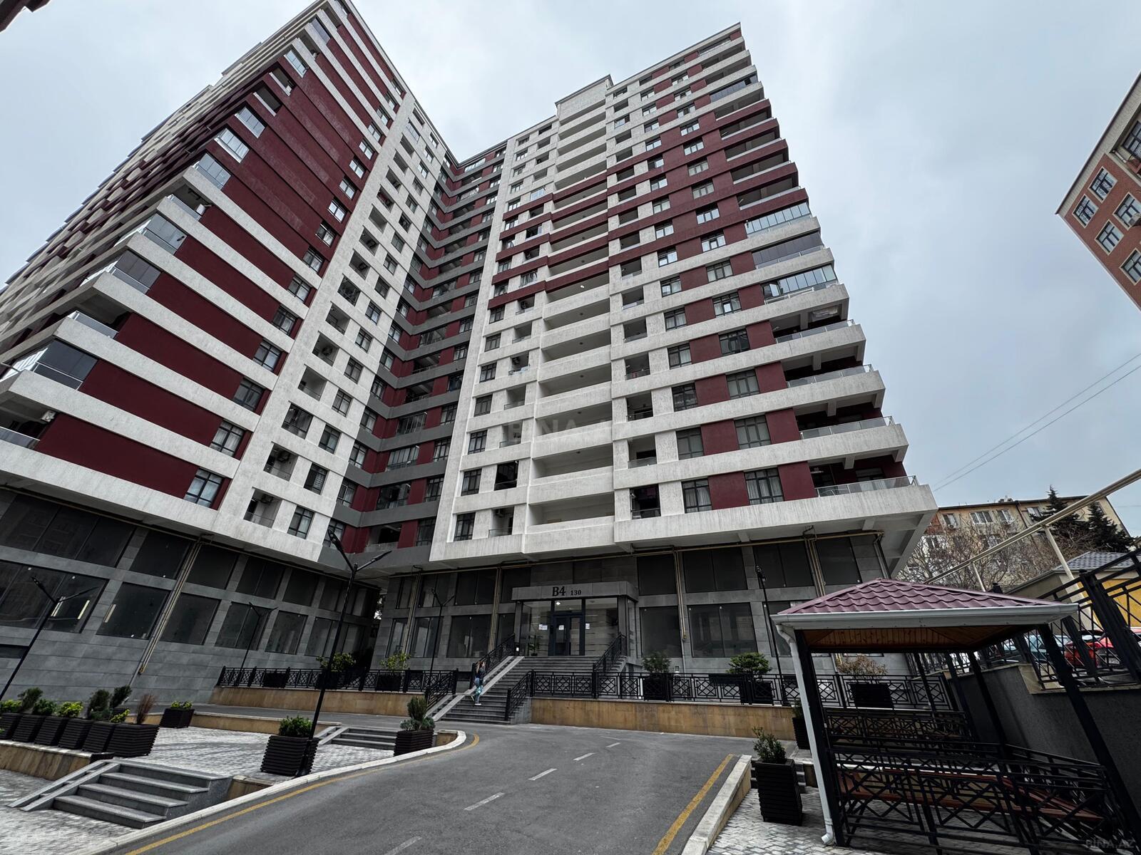 Satılır 2 otaqlı mənzil 61 m² — Bakı, Memar Əcəmi yanı 2 otaq 61.00 m²