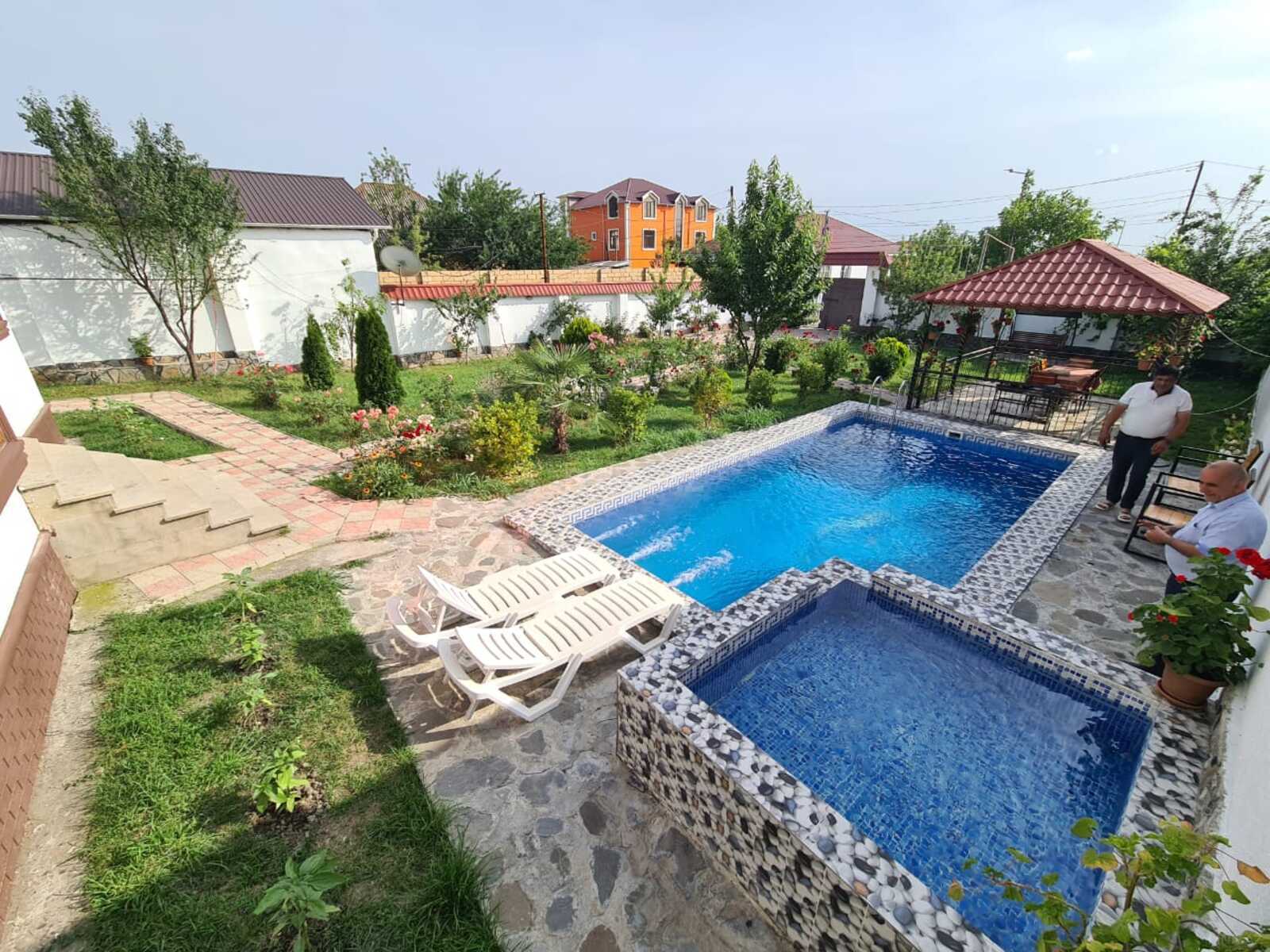 Kirayə verilir 4 otaqlı həyət evi 220 m² — Qəbələ 4 otaq 220.00 m²
