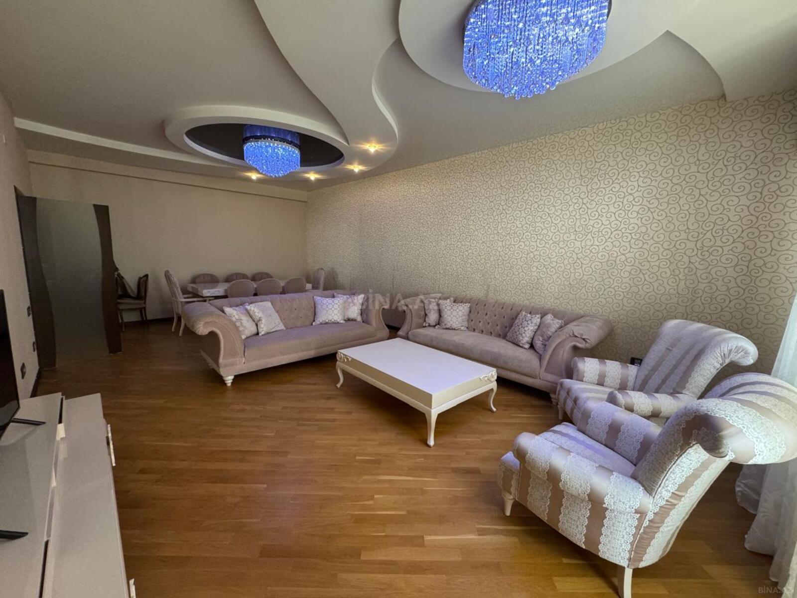 Kirayə verilir 4 otaqlı mənzil 200 m² — Bakı 4 otaq 200.00 m²