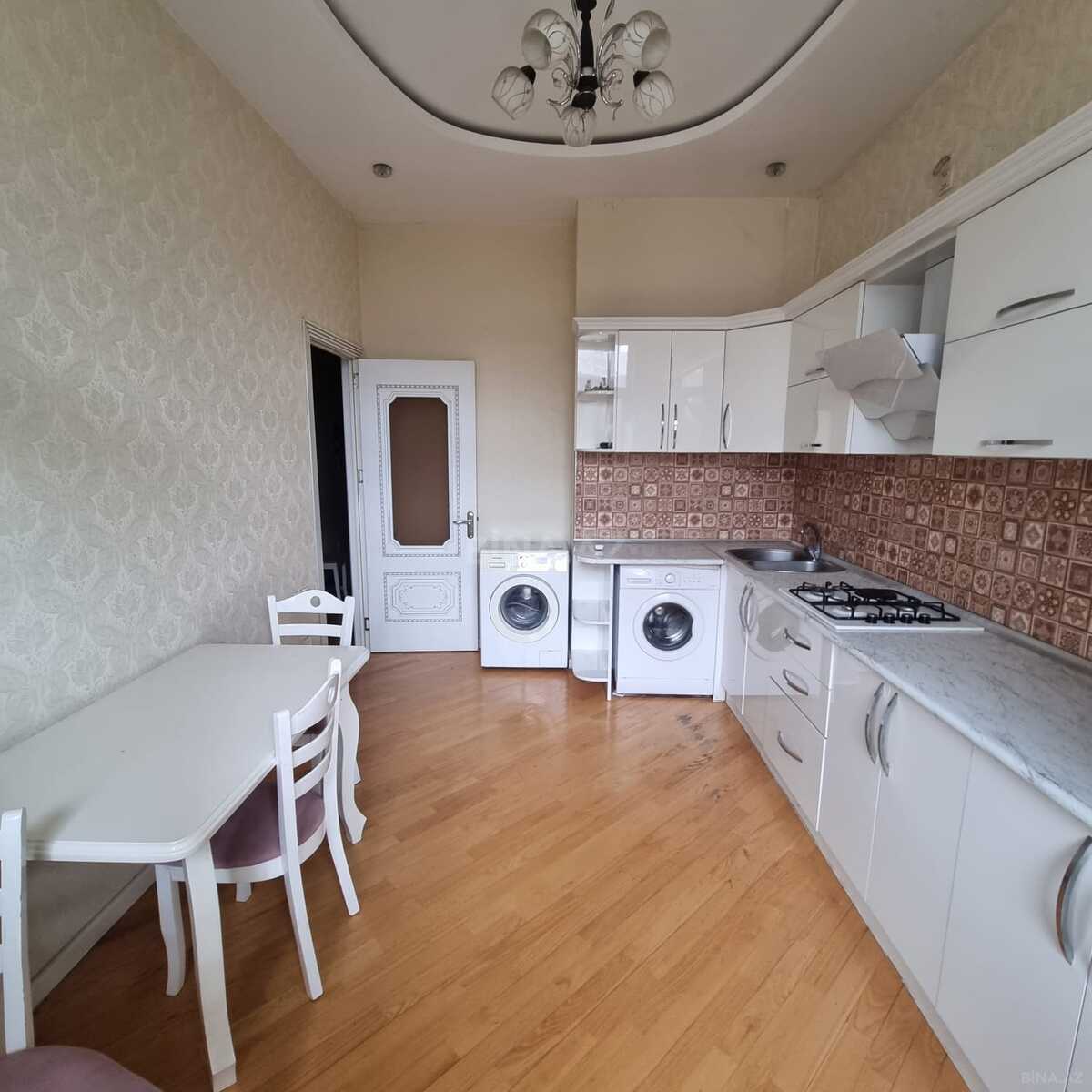 Satılır 2 otaqlı mənzil 80 m² — Bakı, Memar Əcəmi yanı 2 otaq 80.00 m²