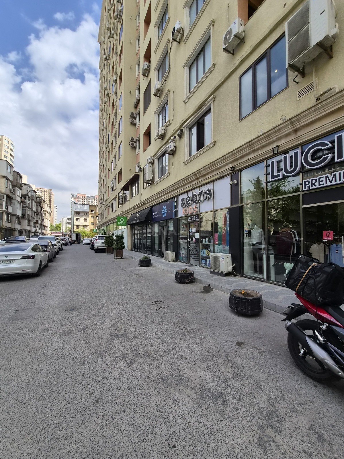 Satılır obyekt 60 m² — Bakı 60.00 m²