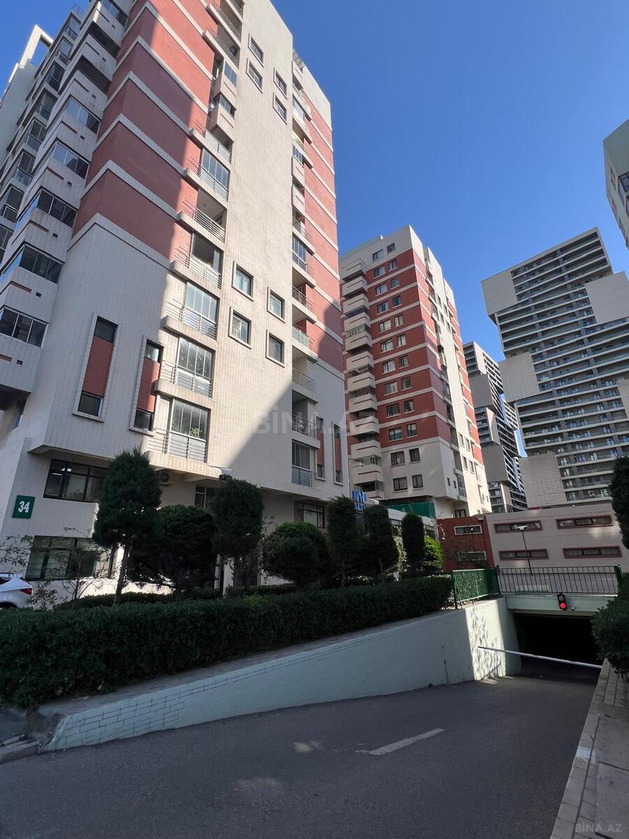 Satılır 3 otaqlı mənzil 180 m² — Bakı 3 otaq 180.00 m²