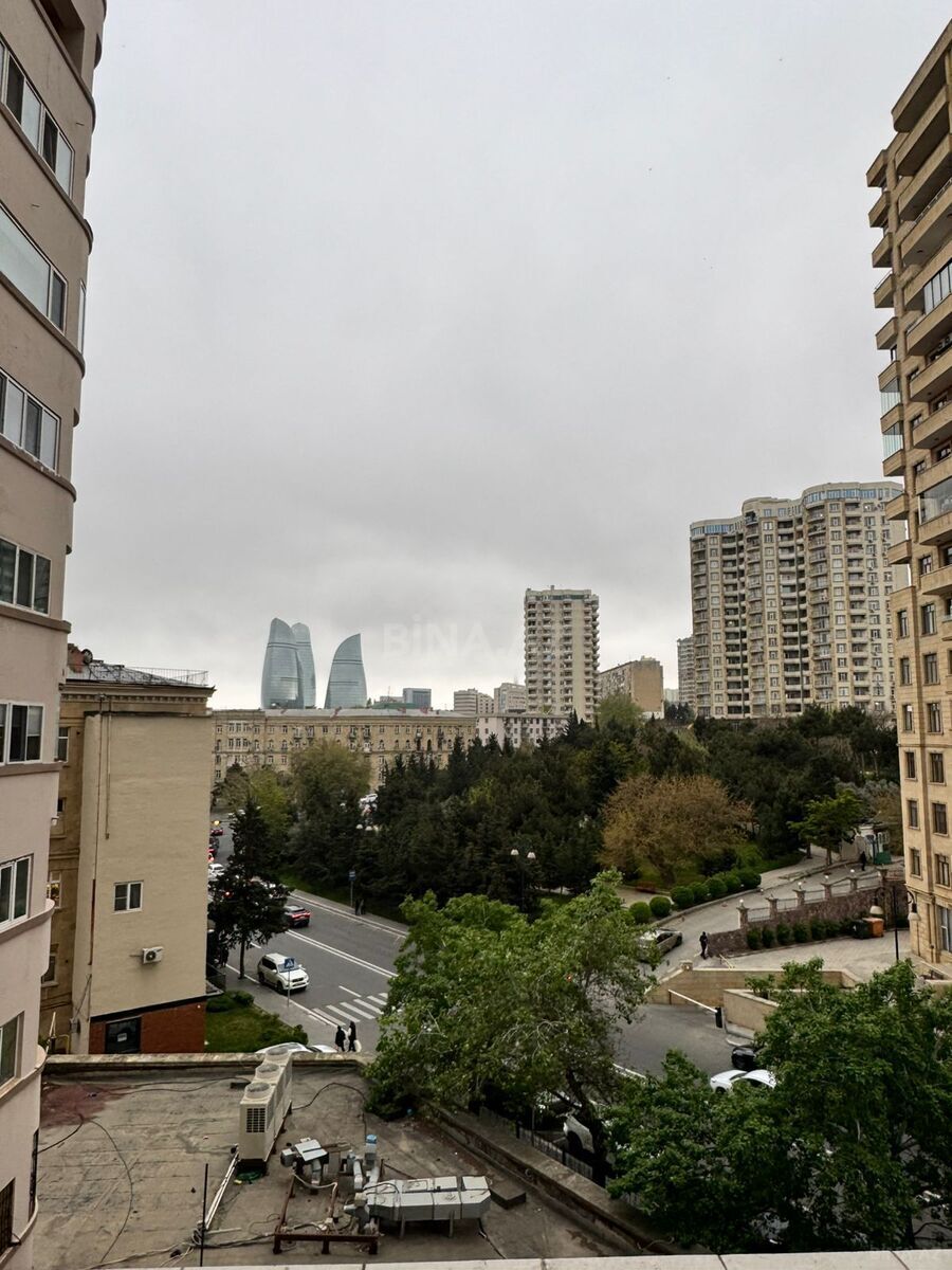 Kirayə verilir 3 otaqlı mənzil 101 m² — Bakı 3 otaq 101.00 m²