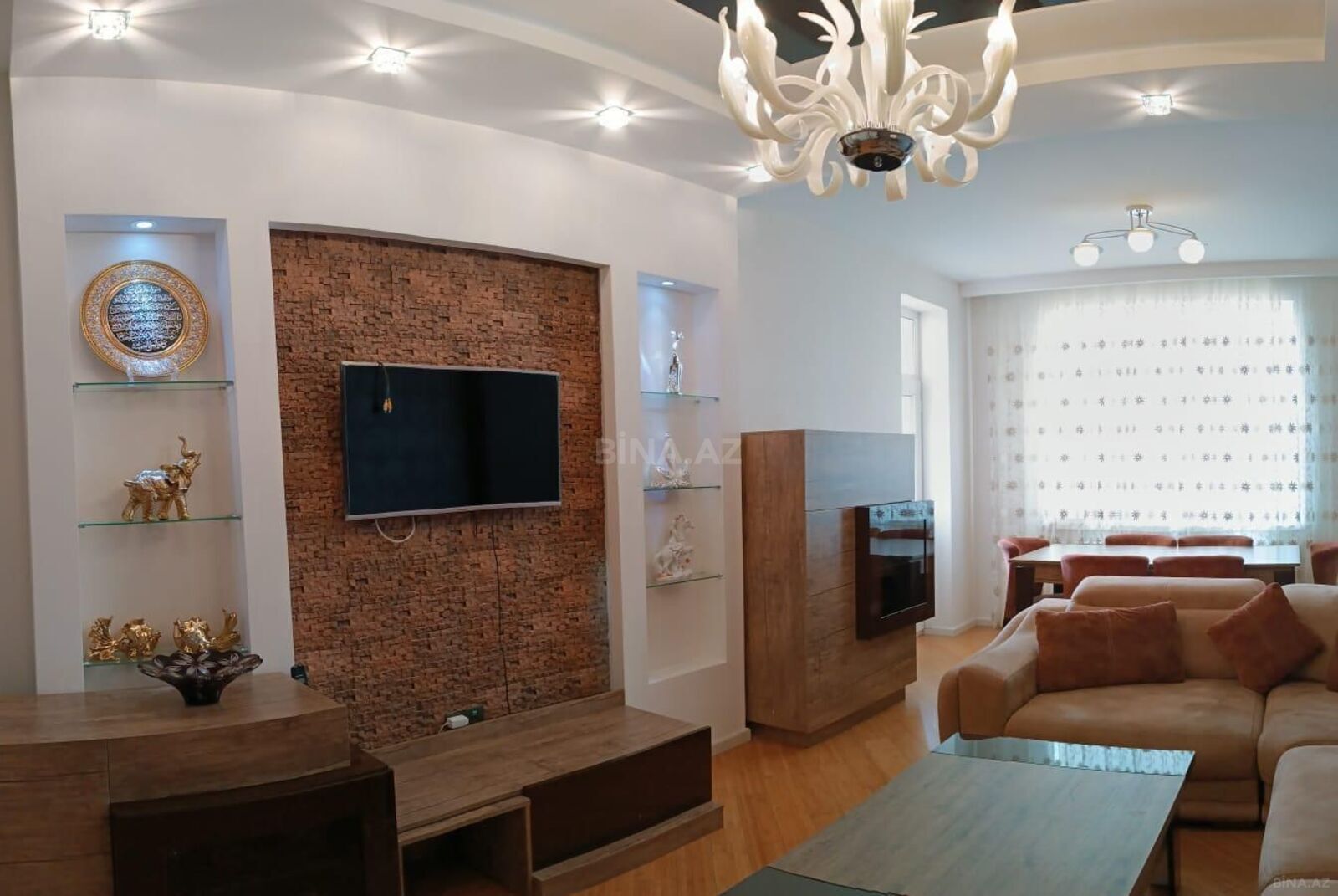Satılır 3 otaqlı mənzil 130 m² — Bakı, Memar Əcəmi yanı 3 otaq 130.00 m²