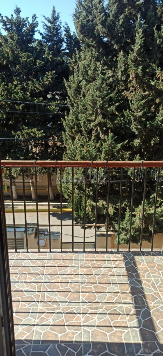 Satılır 9 otaqlı həyət evi 400 m² — Bakı, Badamdar 9 otaq 400.00 m²