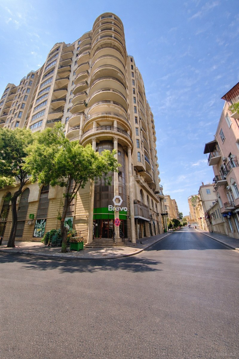 Satılır 3 otaqlı mənzil 118 m² — Bakı 3 otaq 118.00 m²