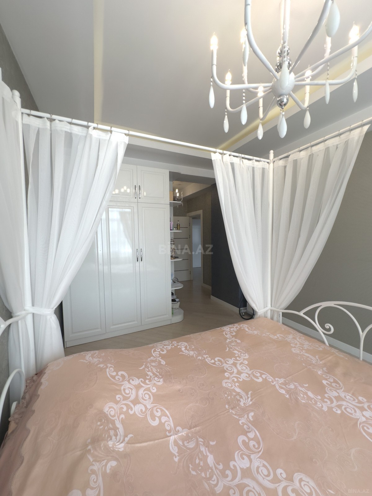 Satılır 3 otaqlı mənzil 130 m² — Bakı 3 otaq 130.00 m²