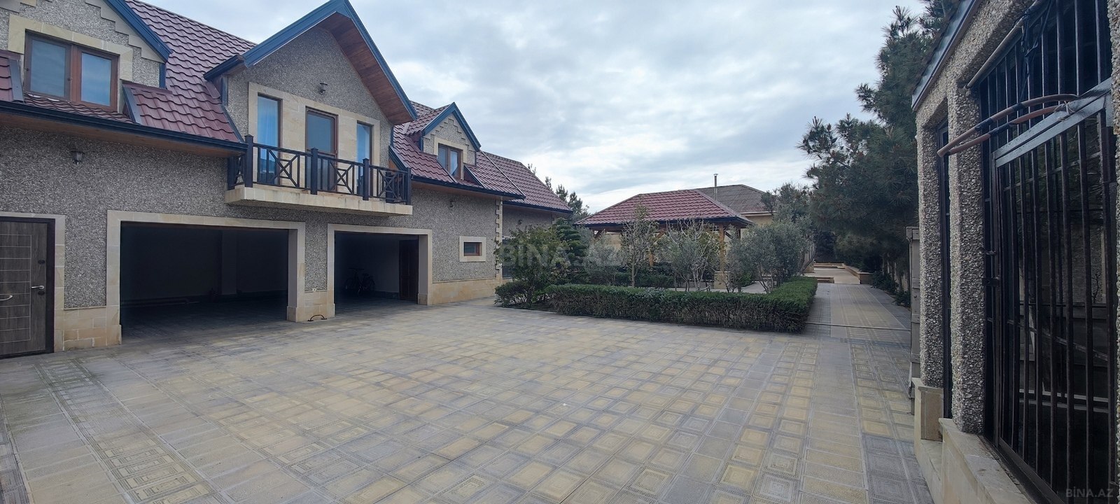 Satılır 4 otaqlı həyət evi 300 m² — Bakı 4 otaq 300.00 m²