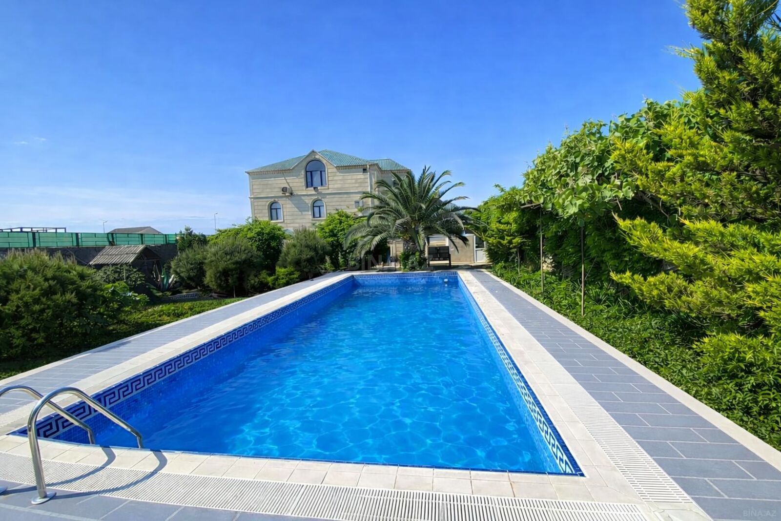 Kirayə verilir 7 otaqlı həyət evi 550 m² — Bakı, Novxanı 7 otaq 550.00 m²