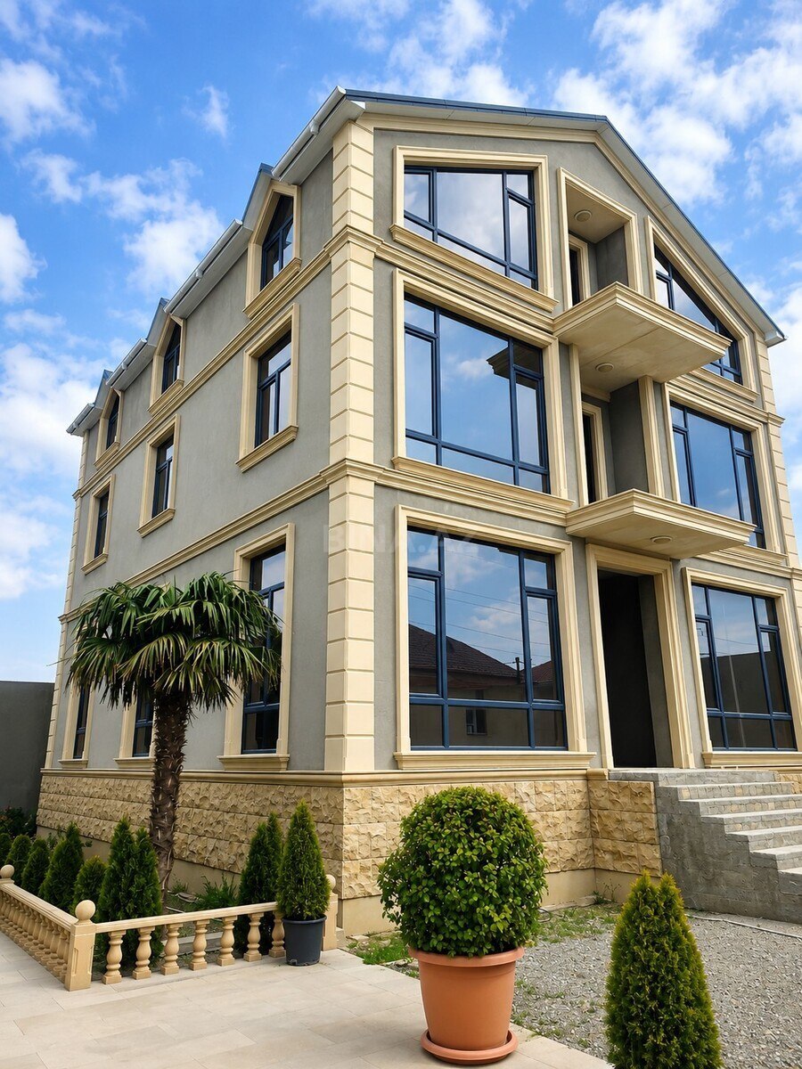 Satılır 15 otaqlı həyət evi 550 m² — Bakı 15 otaq 550.00 m²