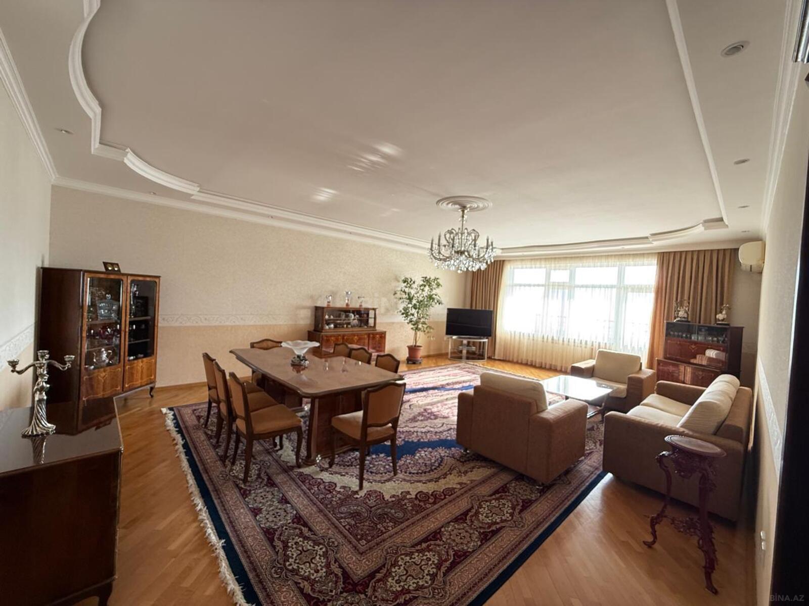 Kirayə verilir 4 otaqlı mənzil 200 m² — Bakı, Nizami 4 otaq 200.00 m²