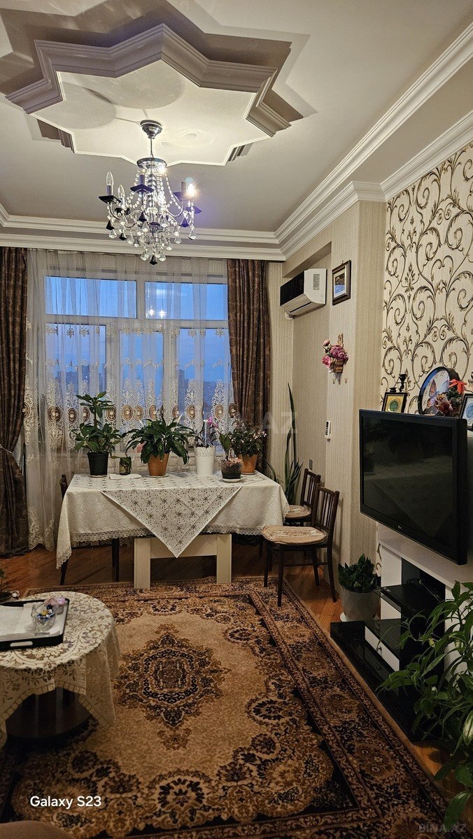 Satılır 2 otaqlı mənzil 57 m² — Bakı, Memar Əcəmi yanı 2 otaq 57.00 m²