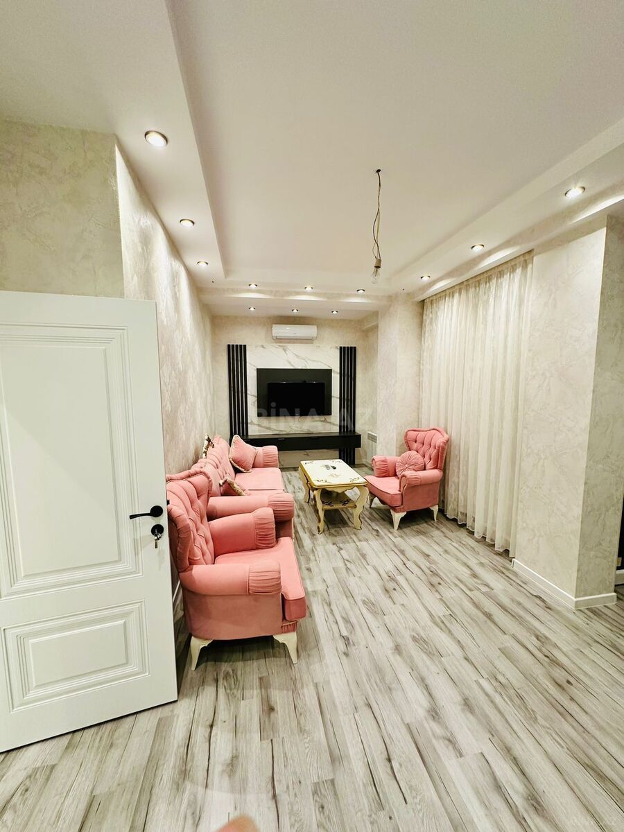 Kirayə verilir 3 otaqlı mənzil 100 m² — Bakı, 7-ci mikrorayon 3 otaq 100.00 m²