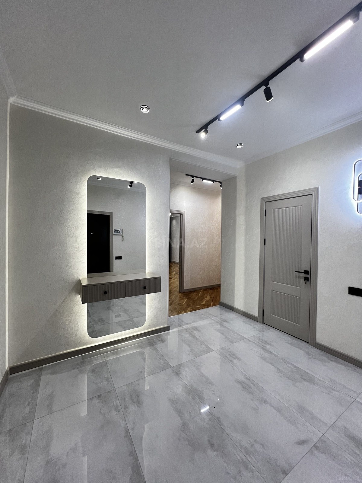 Satılır 3 otaqlı mənzil 95 m² — Bakı, Həzi Aslanov qəs. 3 otaq 95.00 m²